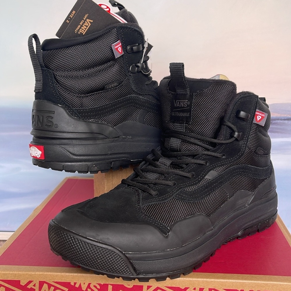 Vans WMNS Ultrarange Exo
Black/Black
VN0A4BVSBKA
Boots Sneakers - Picture 7 of 16